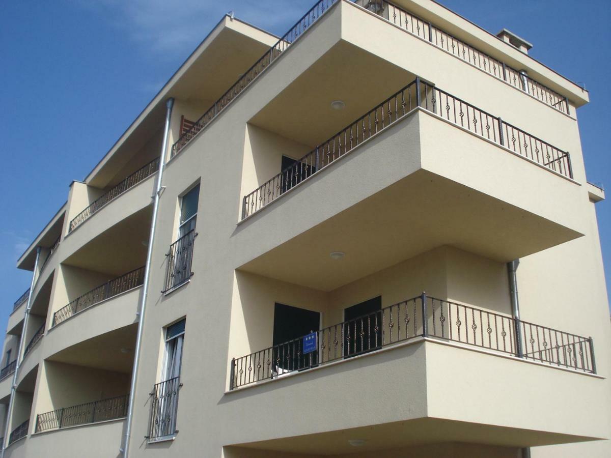 Appartement "Noni" Donji Okrug  Eksteriør billede